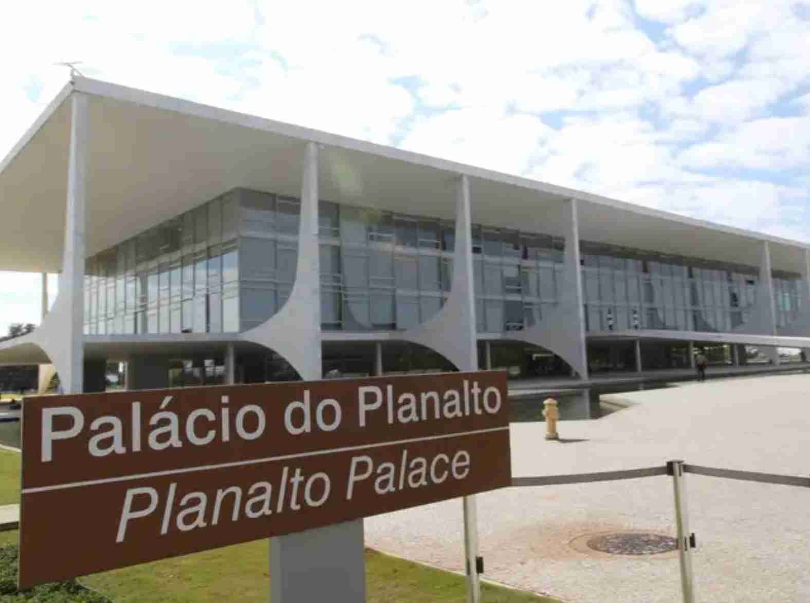 Governo Lula gastará R$ 374 mil em tapetes sob alegação de abrasileirar palácios