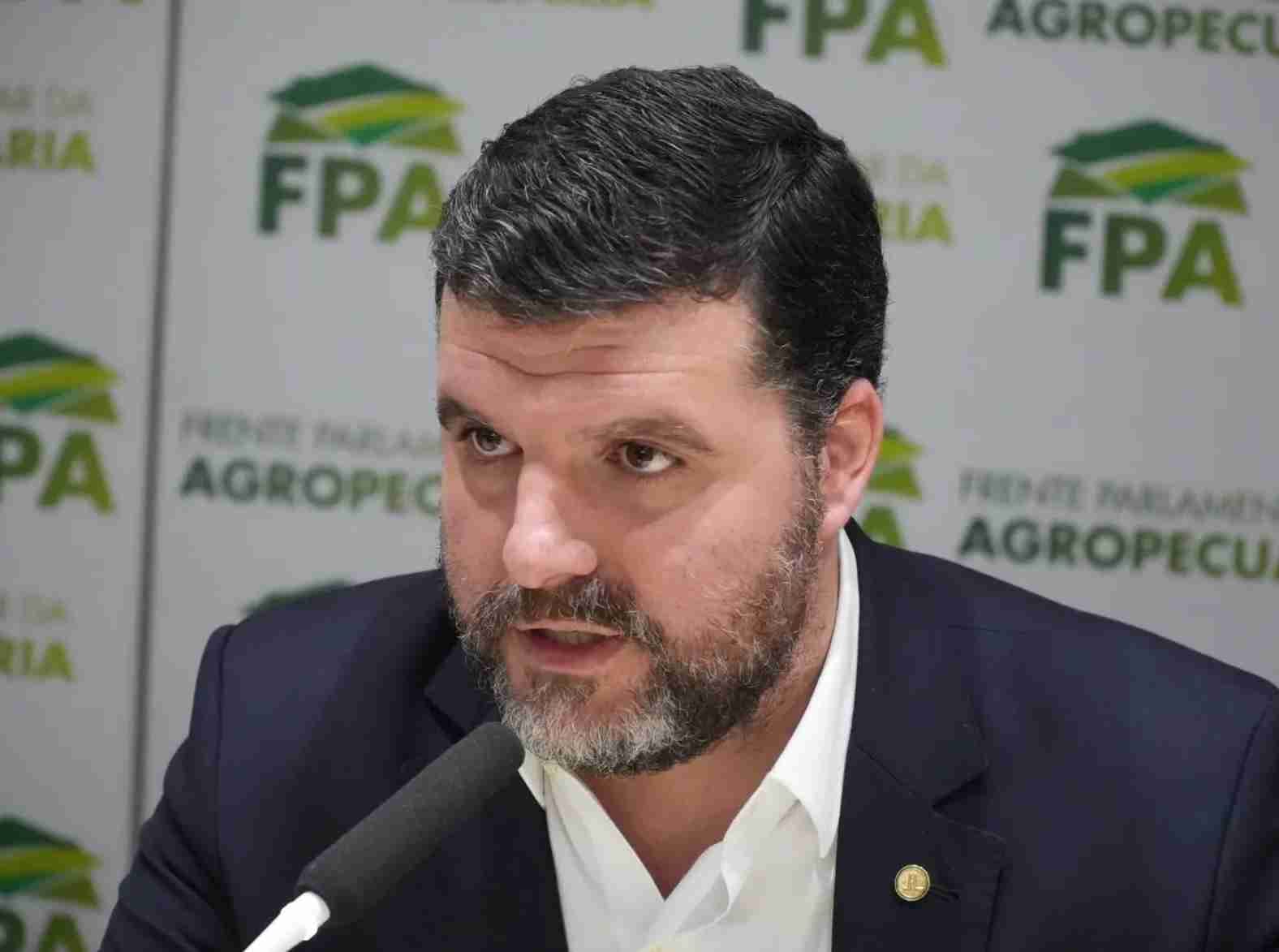 Disputa política em torno do novo marco legal dos defensivos agrícolas