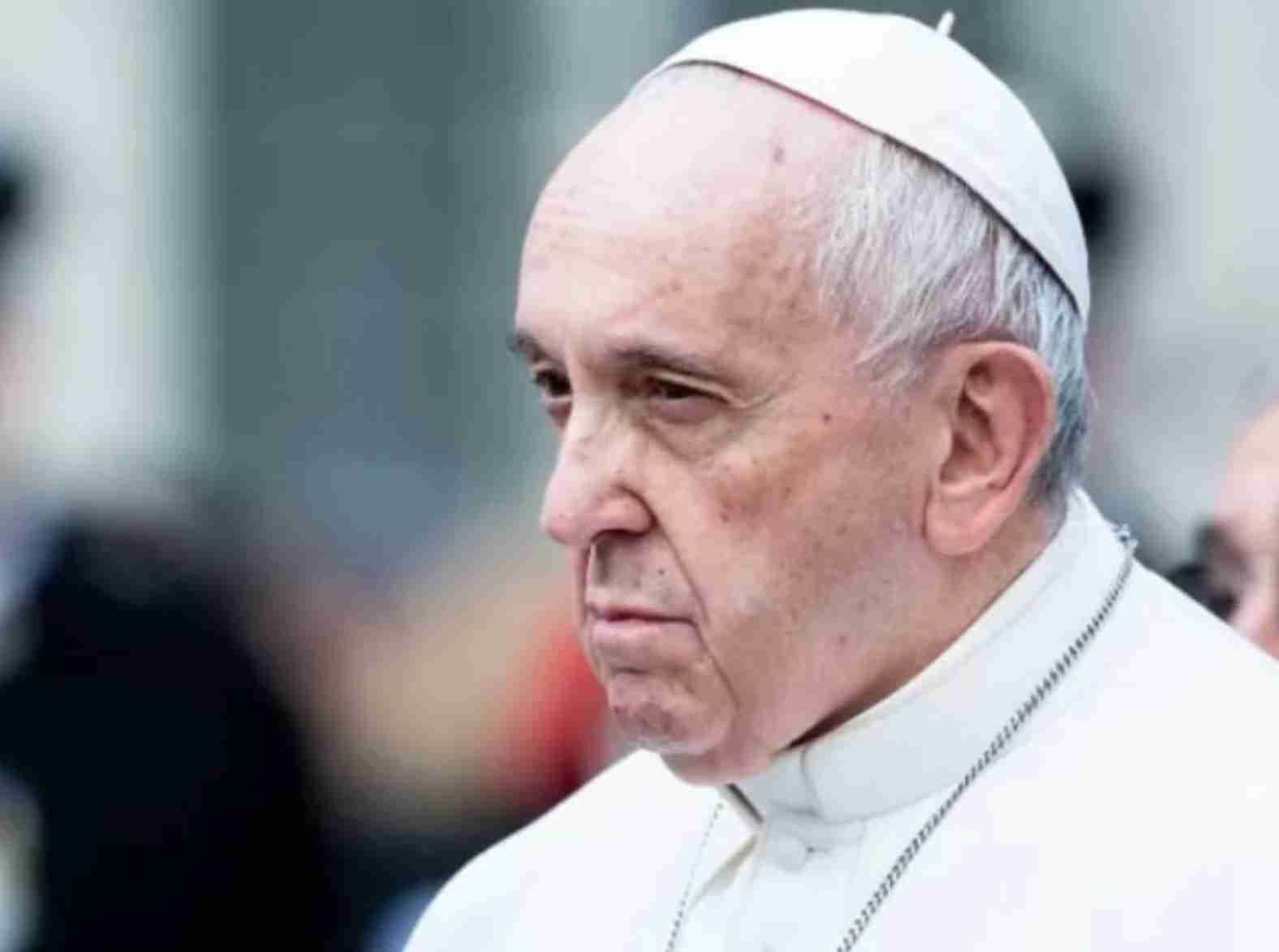 Controvérsia religiosa: Declarações polêmicas de um padre italiano desencadeiam excomunhão