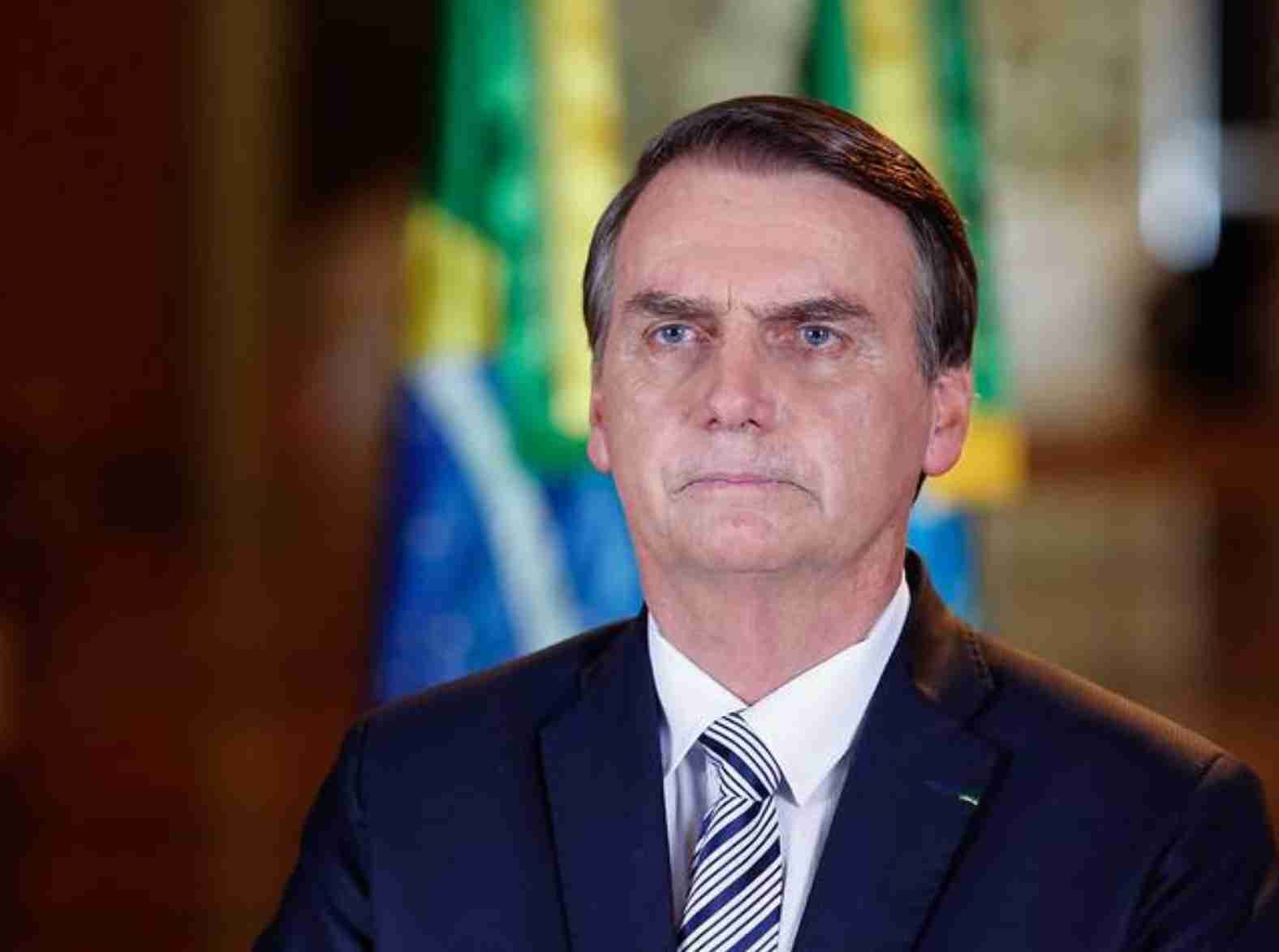 Defesa da liberdade individual: Análise da situação do cartão de vacinação do ex-presidente Bolsonaro