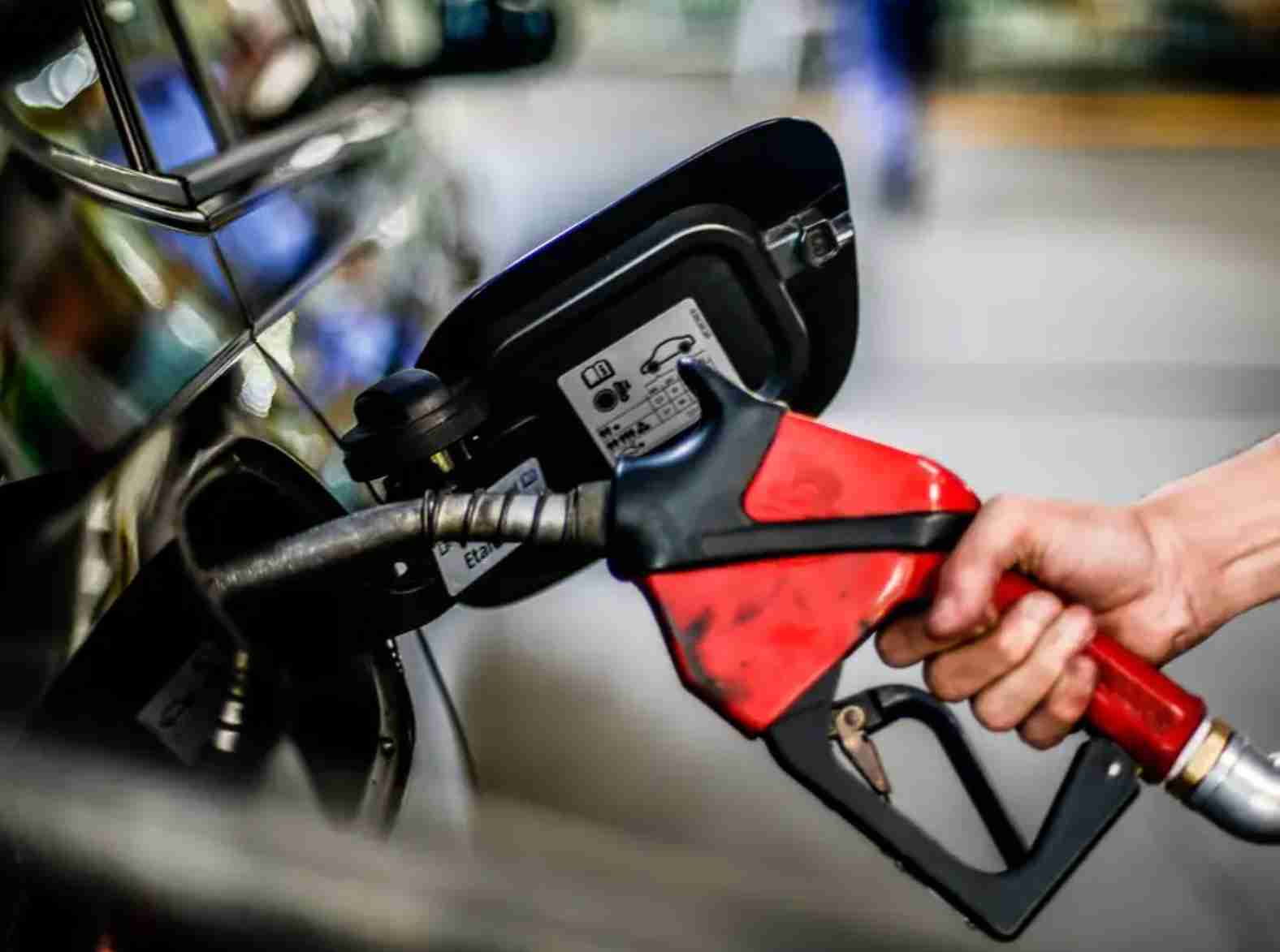 Retorno dos impostos sobre combustíveis marca início de 2024