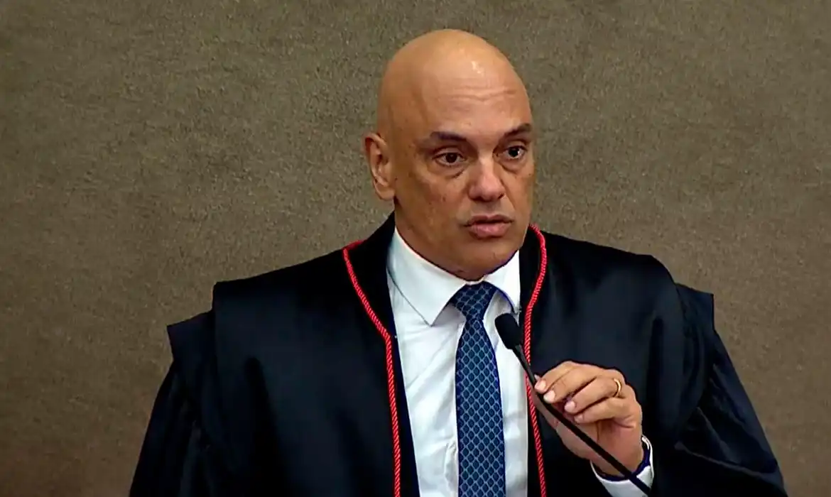 Sigilo e suspeitas: Alexandre de Moraes mantém oculto relatório da Abin