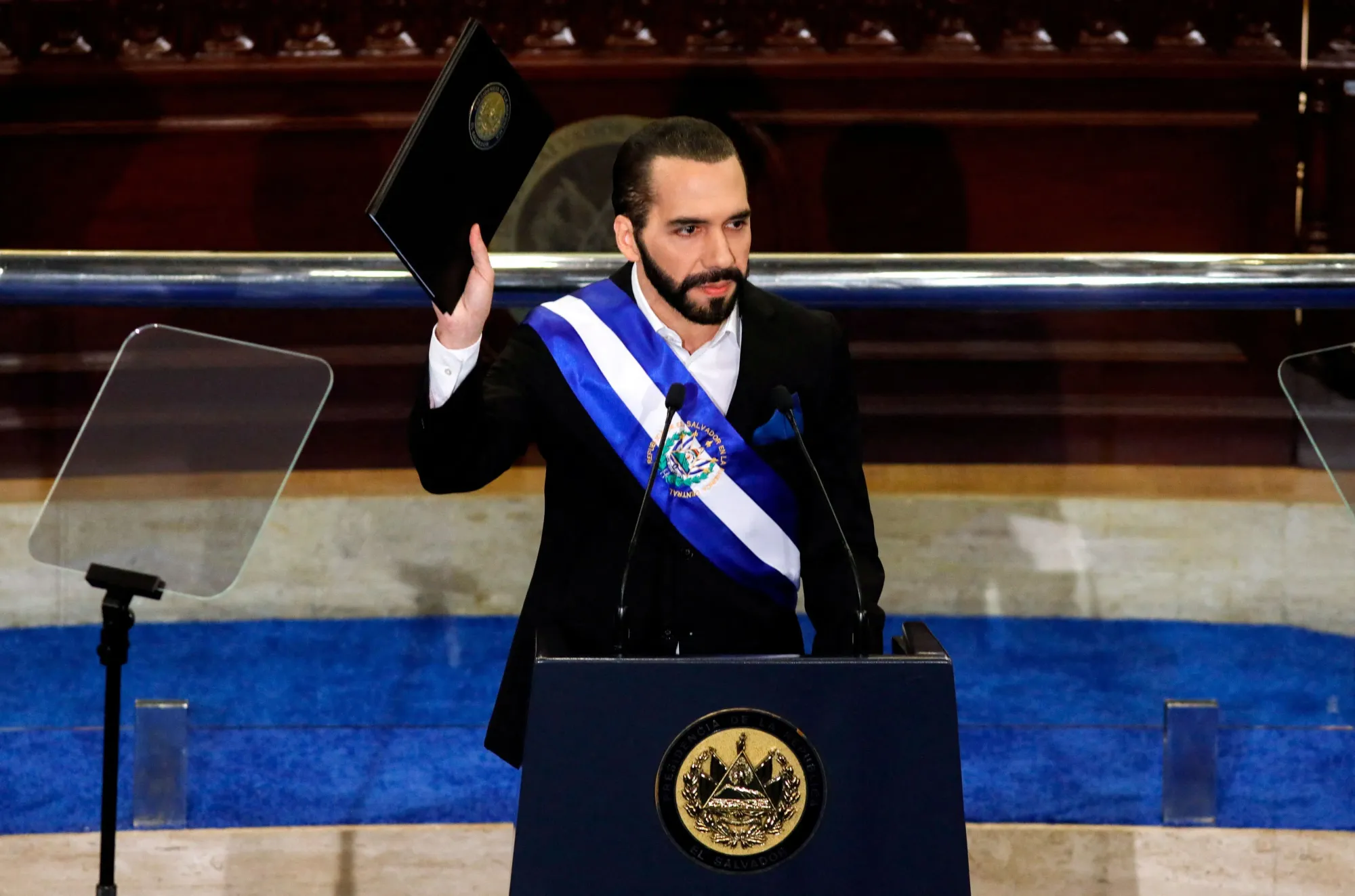 Nayib Bukele: A transformação da política em El Salvador sob sua liderança