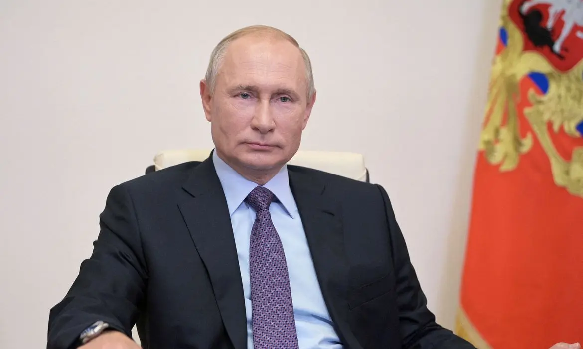 Putin alega que míssil americano derrubou avião russo com prisioneiros ucranianos
