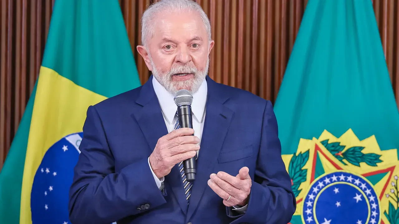 Presidente Lula fala em 'humanizar combate ao pequeno crime'