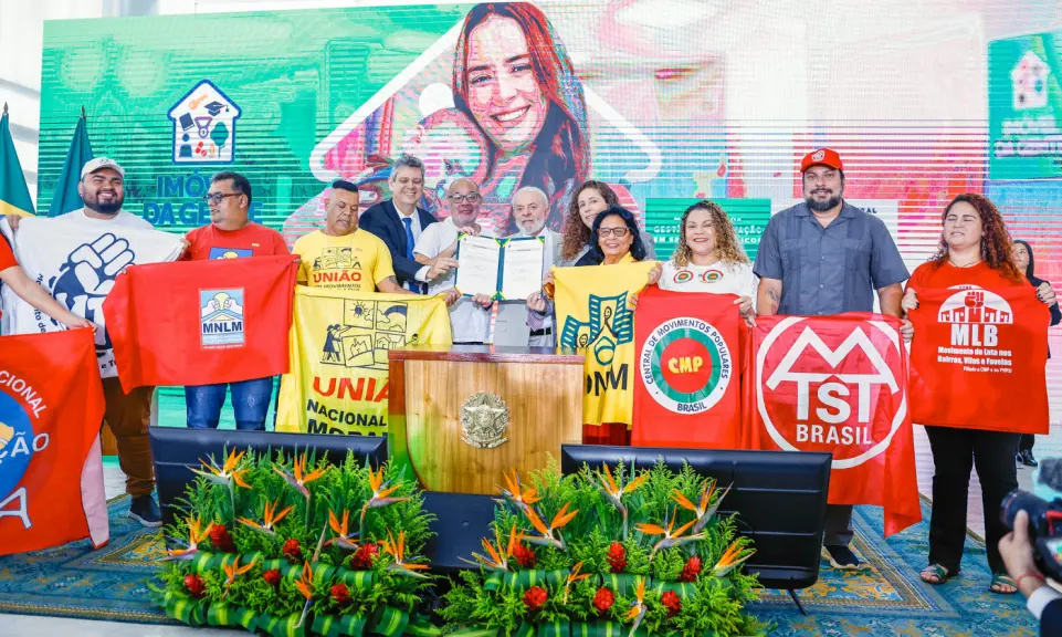 Lula é questionado sobre ato de Bolsonaro na Avenida Paulista, mas prefere não comentar