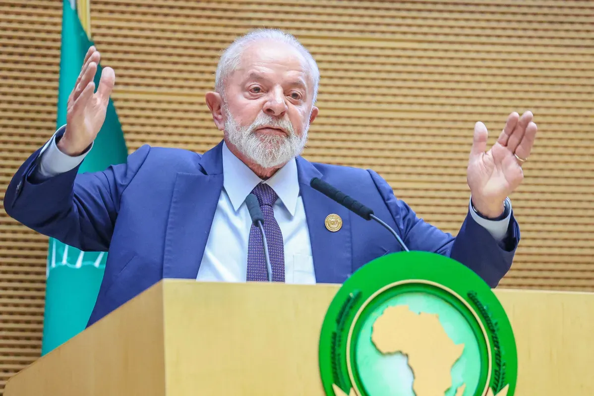 Crítica da política externa do governo Lula: Governo denuncia Israel para Haia