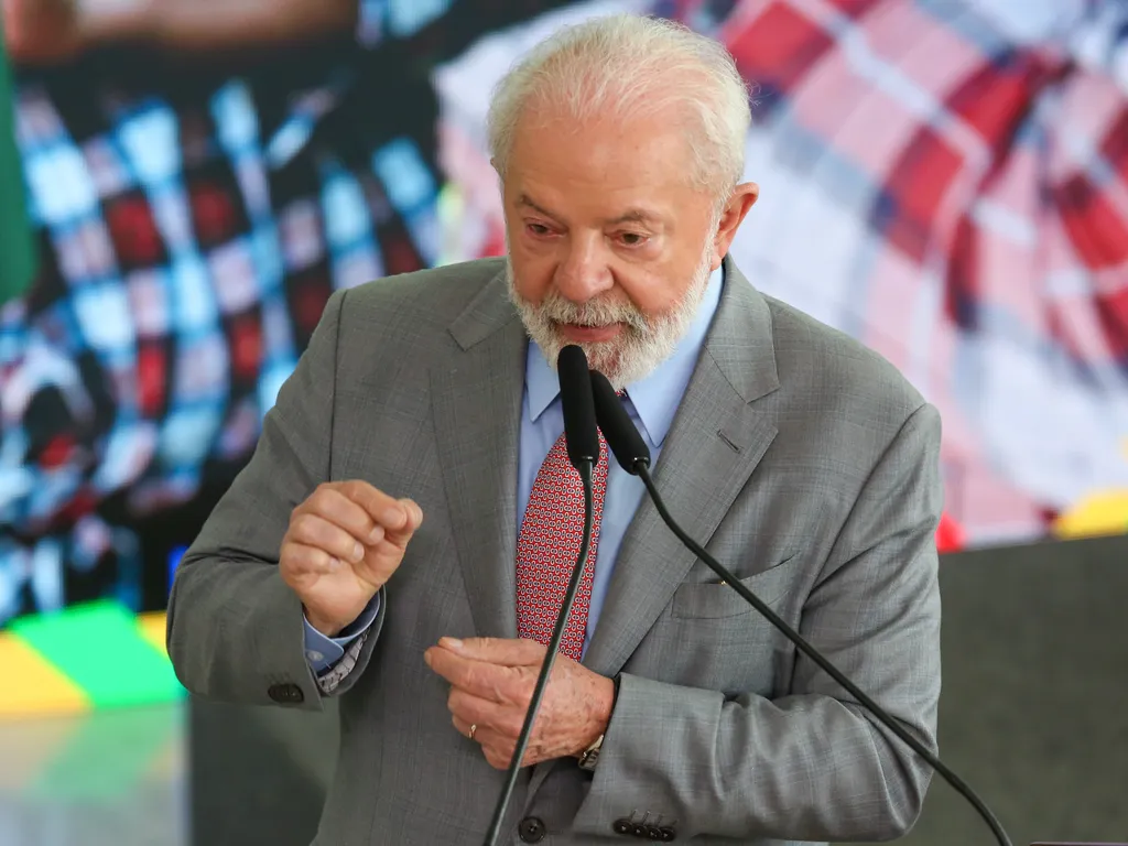 Novo aciona PGR e acusa Lula de terrorismo por verba à UNRWA
