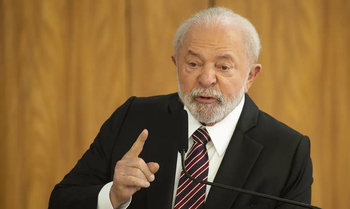 122 Deputados Federais assinam pedido de impeachment de Lula após falas contra Israel