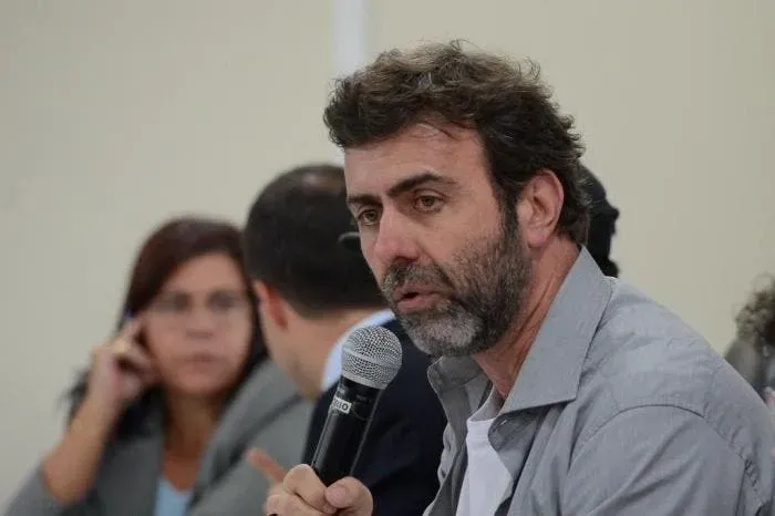 Freixo é condenado a indenizar Flávio Bolsonaro em R$ 30 mil
