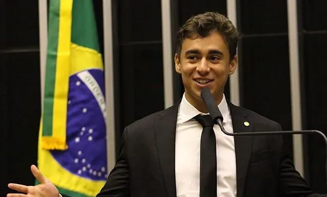 Em derrota para o governo, Nikolas Ferreira é escolhido para comandar a comissão de educação da Câmara