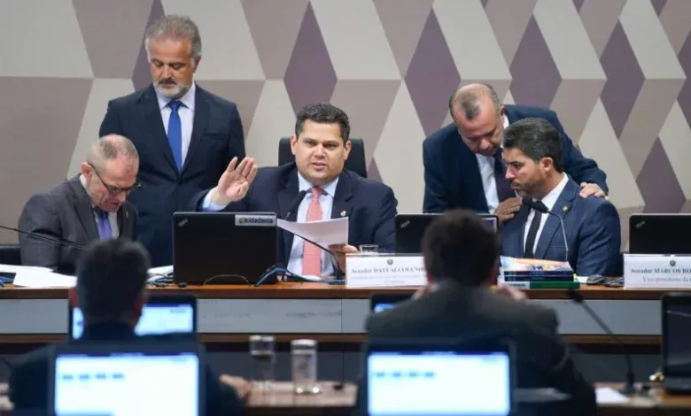 Senado avança com PEC para criminalizar posse e porte de dr0gas ilícitas