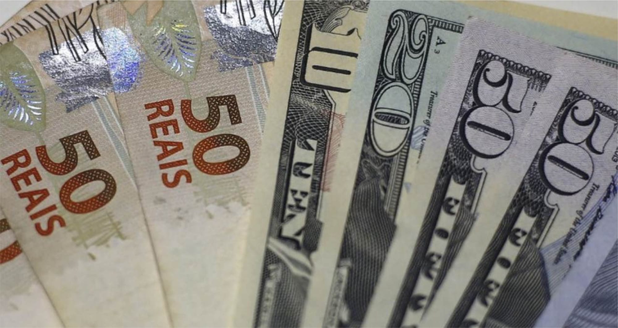 Dólar mantém perdas frente ao real mesmo após relatório de empregos forte nos EUA