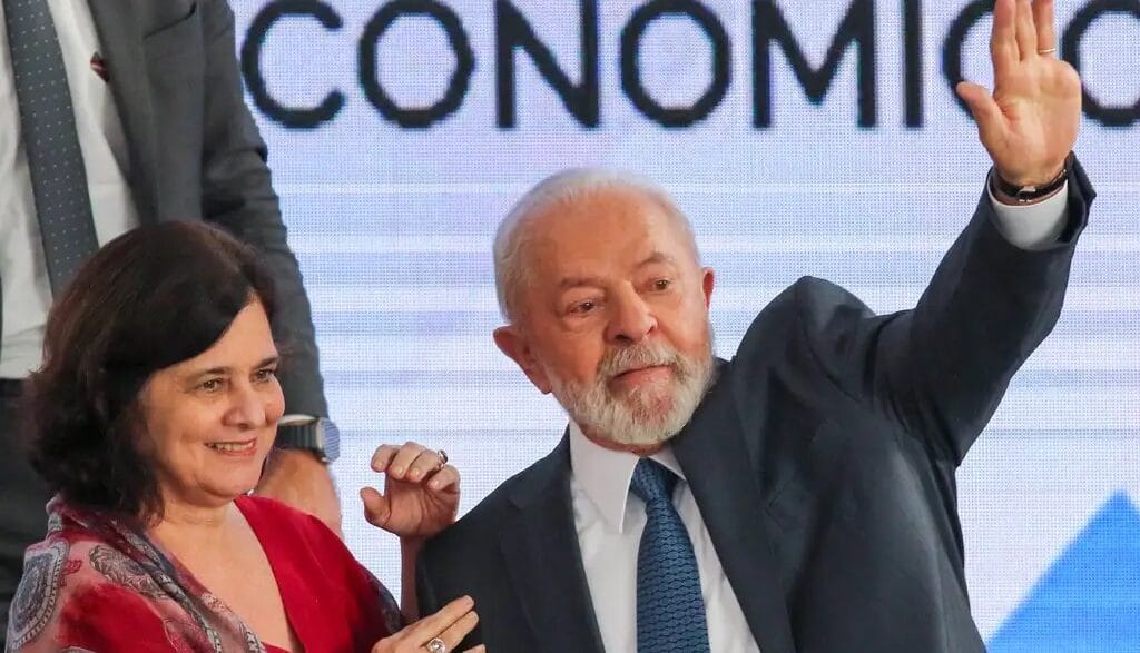 Dengue: Lula gasta significativamente menos do que Bolsonaro em campanhas