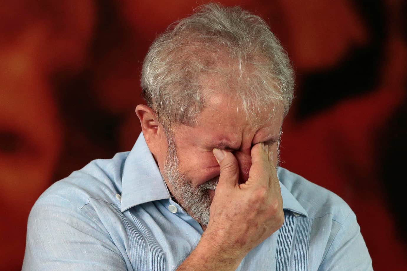 Lula é homenageado no "#LulaDay" como o pai da mentira