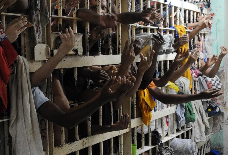 Juízes ignoram Lei das Saidinhas e liberam presos sem exame criminológico