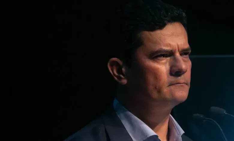 Promotor de Justiça afirma que PCC pretendia explodir prédio onde Sergio Moro reside em Curitiba (PR)