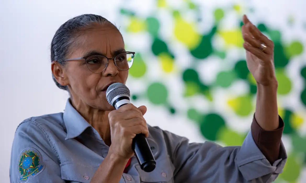 Nova presidente da Petrobras ameaça permanência de Marina Silva no governo