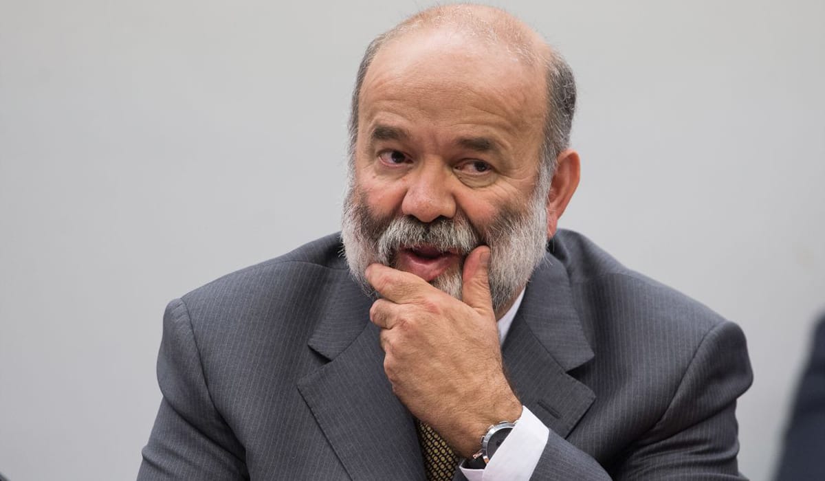 O padrinho da nova presidente da Petrobras