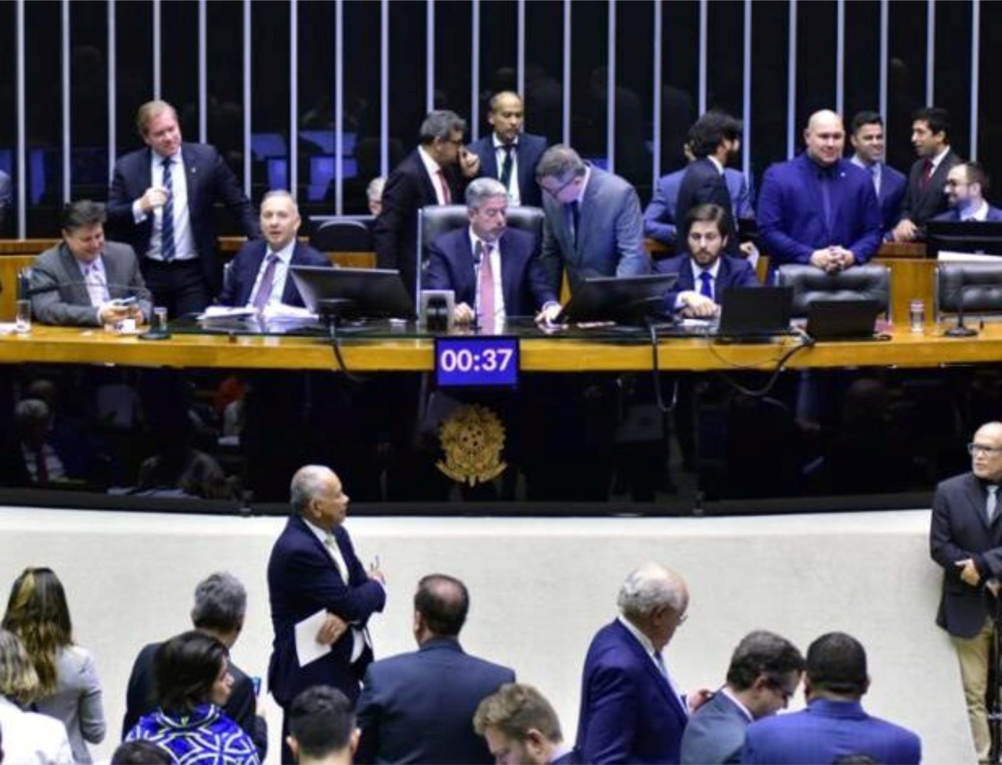 Câmara mantém todos os vetos de Bolsonaro à Lei de Segurança Nacional e barra criminalização de fake news