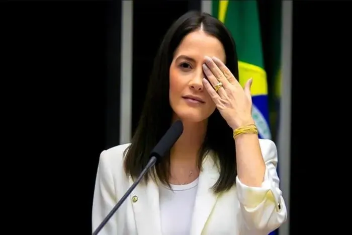 Morre aos 39 anos a deputada federal Amália Barros, dirigente do PL