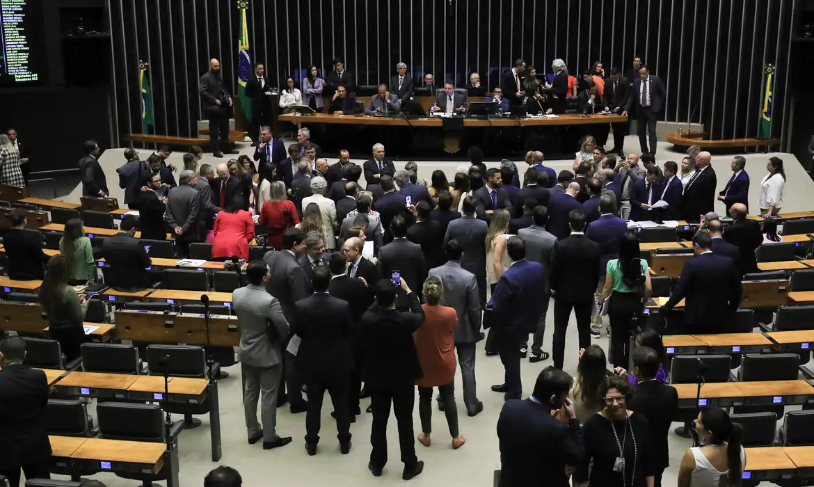 Centrão entra na mira dos petistas, mas Lula descarta trocas na Esplanada