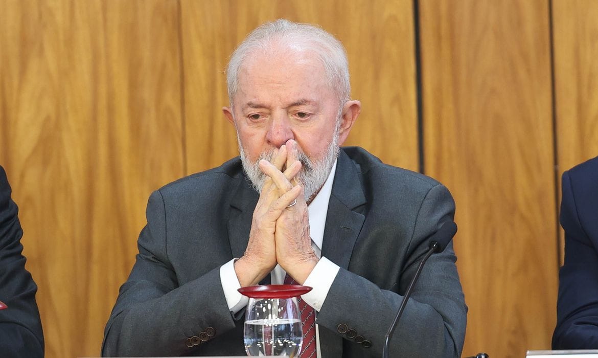 Deputados apresentam pedido de impeachment contra Lula por “pedalada fiscal”