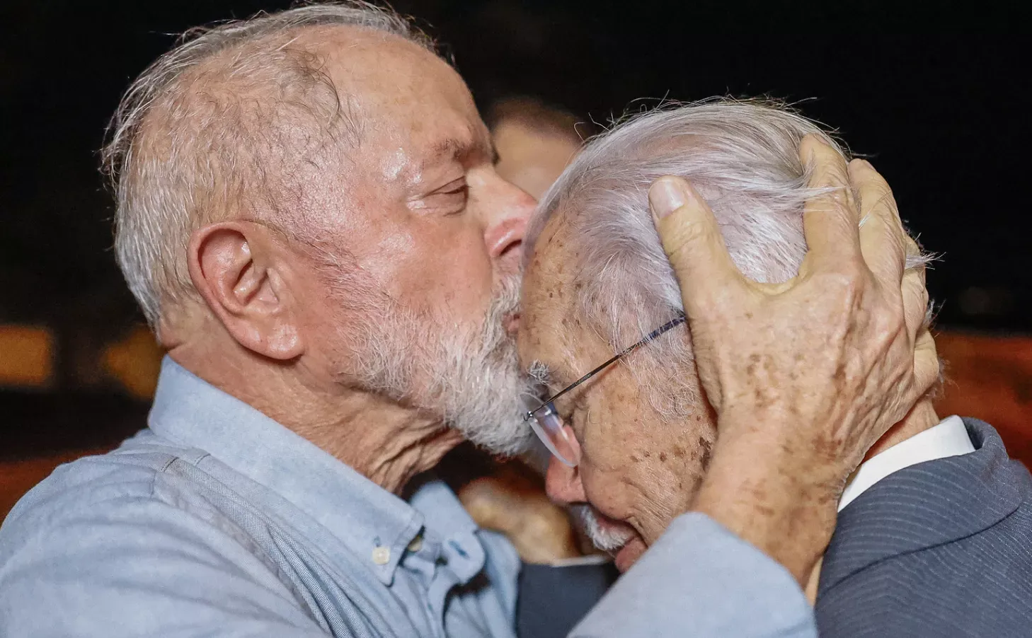 Sarney, aos 94 anos, mantém influência no governo Lula