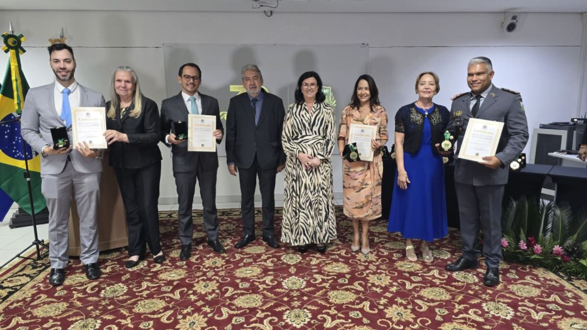 ESCOLA DE ADVOCACIA: Em cerimônia de 39 anos da Esmagis, presidente da ESA-MT, Giovane Santin, recebe Medalha de Mérito