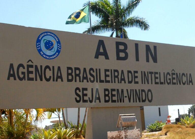 Governo Federal aumenta orçamento da Abin enquanto corta programas sociais