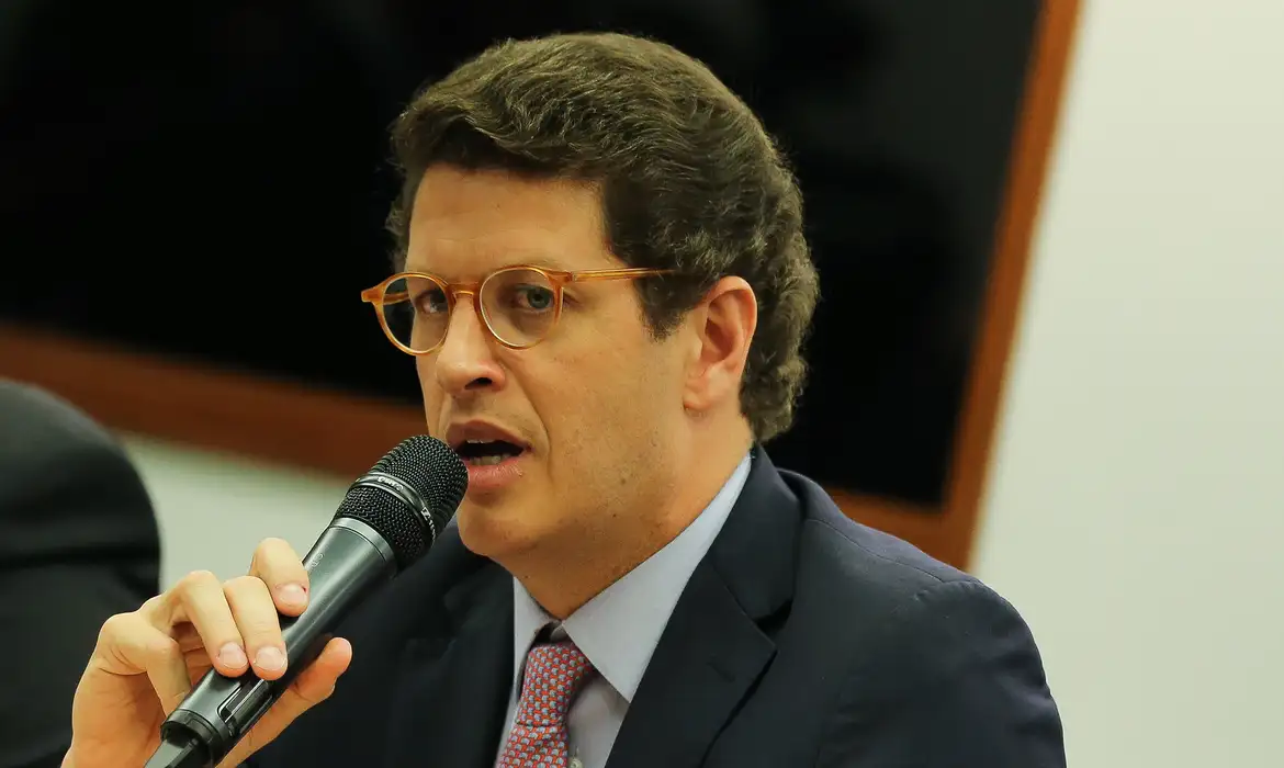 Salles apressa PEC das drogas para evitar julgamento no STF