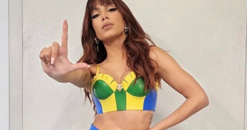 Anitta revela que foi pressionada a se posicionar contra Bolsonaro
