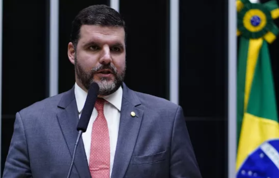 Líder da bancada ruralista diz que vai trabalhar por anistia de Bolsonaro