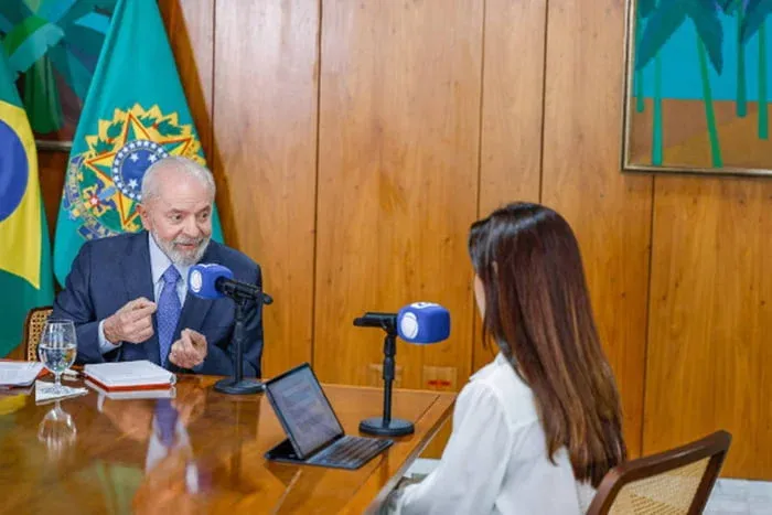 Record demite jornalista após vazamento de entrevista com presidente Lula