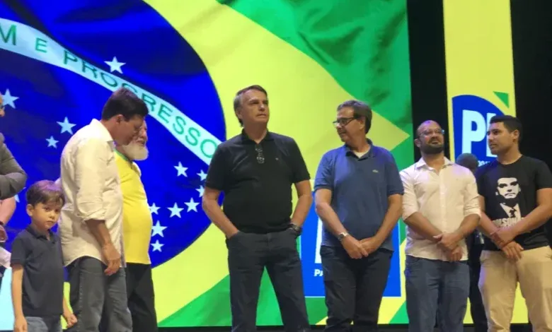 Bolsonaro afirma que sistema o tirou da presidência e promete retorno da direita em 2026