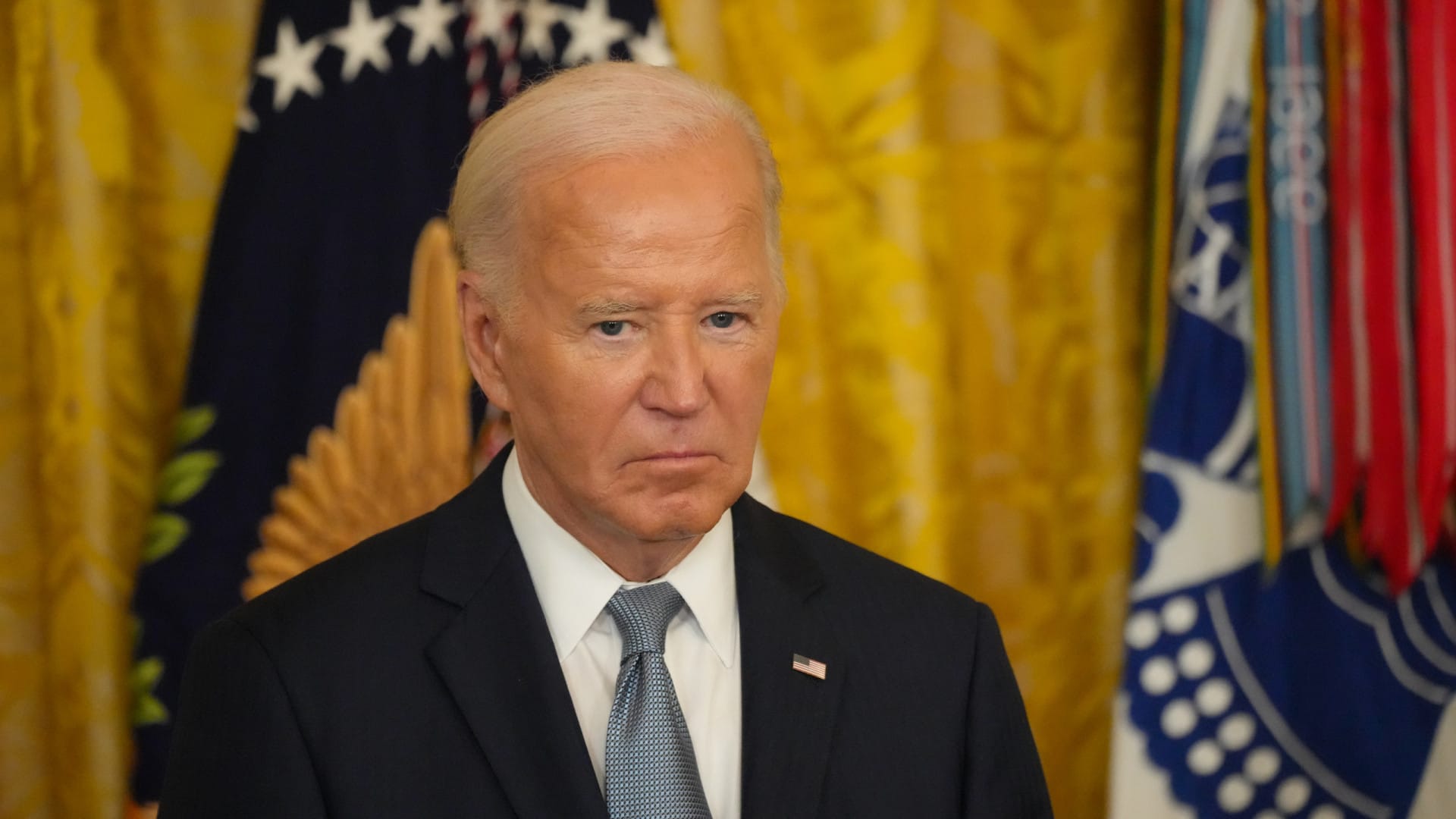 Biden desafia aliados e anuncia que permanecerá na disputa pela Casa Branca