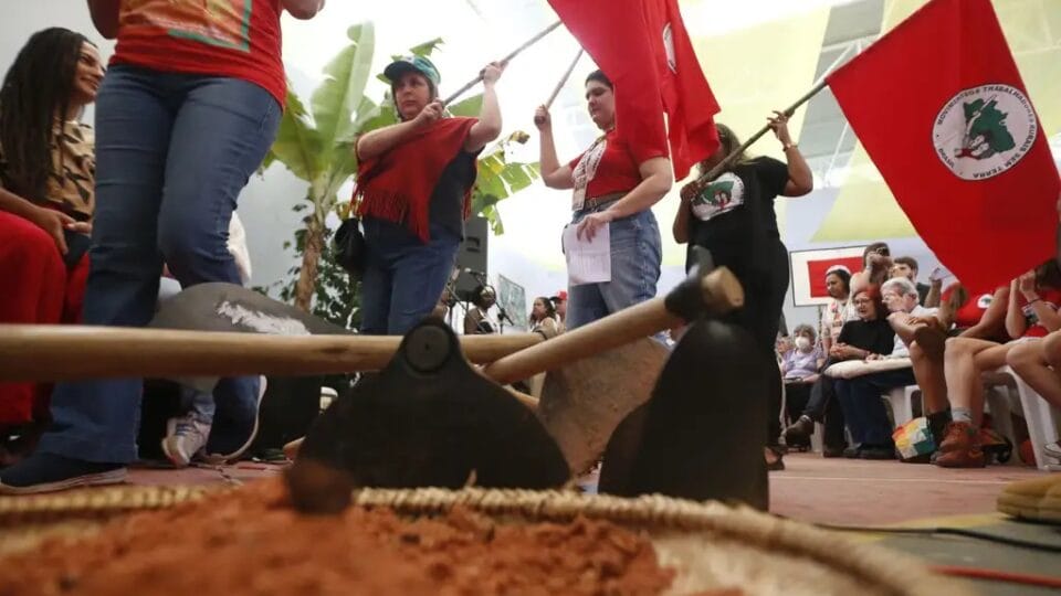 Ministro do TCU contraria parecer técnico e mantém edital da Fiocruz que contrata MST