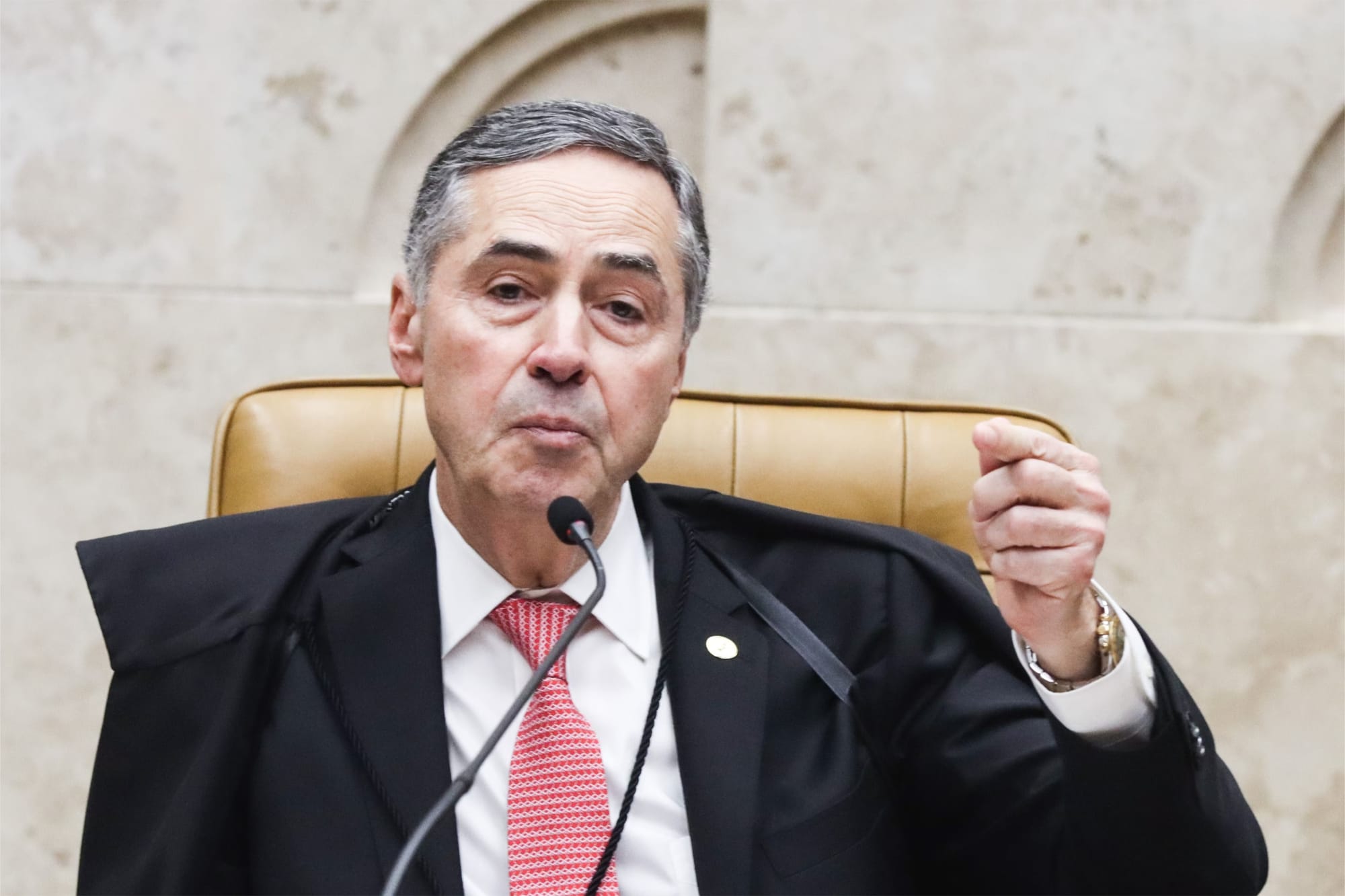 Barroso rechaça acusações contra Moraes: “tempestades fictícias”