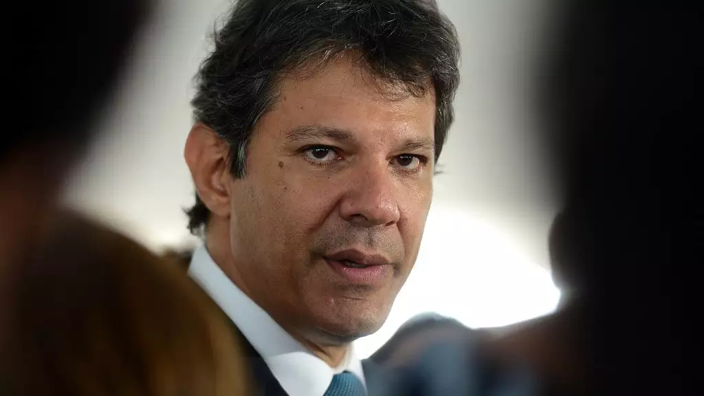 Galípolo e Zanin pegaram carona em voos da FAB com Haddad