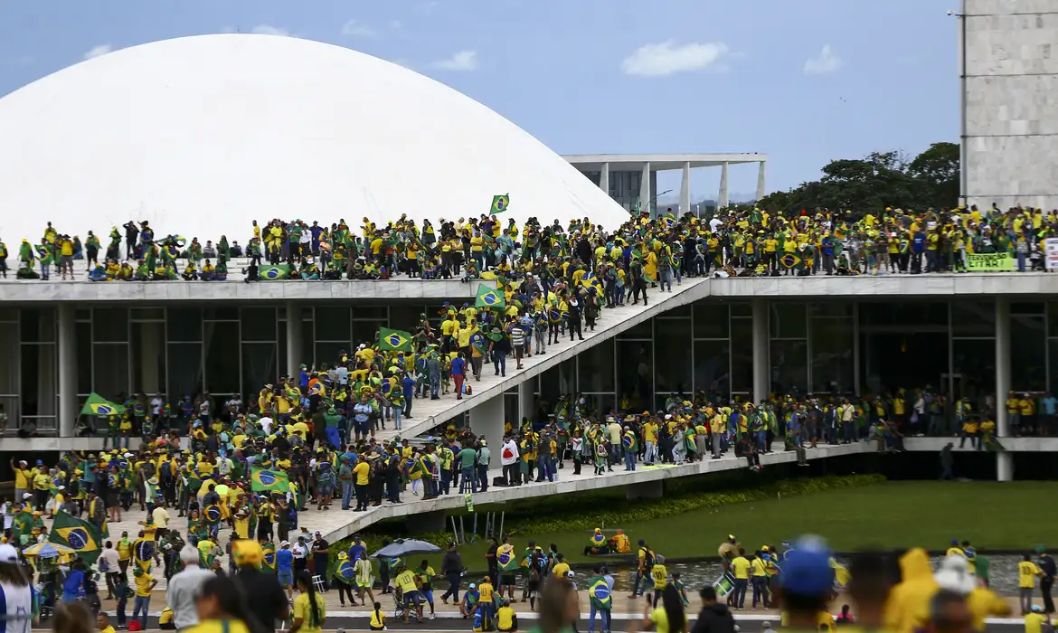 STF forma maioria para condenar “Fátima de Tubarão” por suposta participação no 8/1