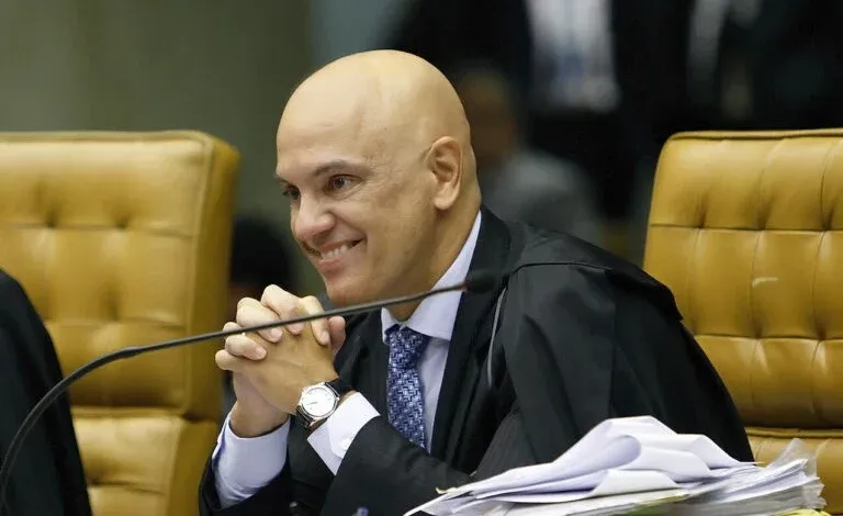 Moraes reafirma legalidade de investigações e classifica como “notícias fraudulentas” reportagens da Folha