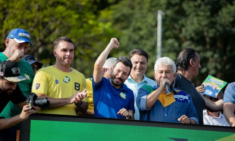 Candidato de Bolsonaro, Daniel Martini (PL-SP,) encosta em Saulo, de Kassab em Atibaia-SP, diz ISTOÉ