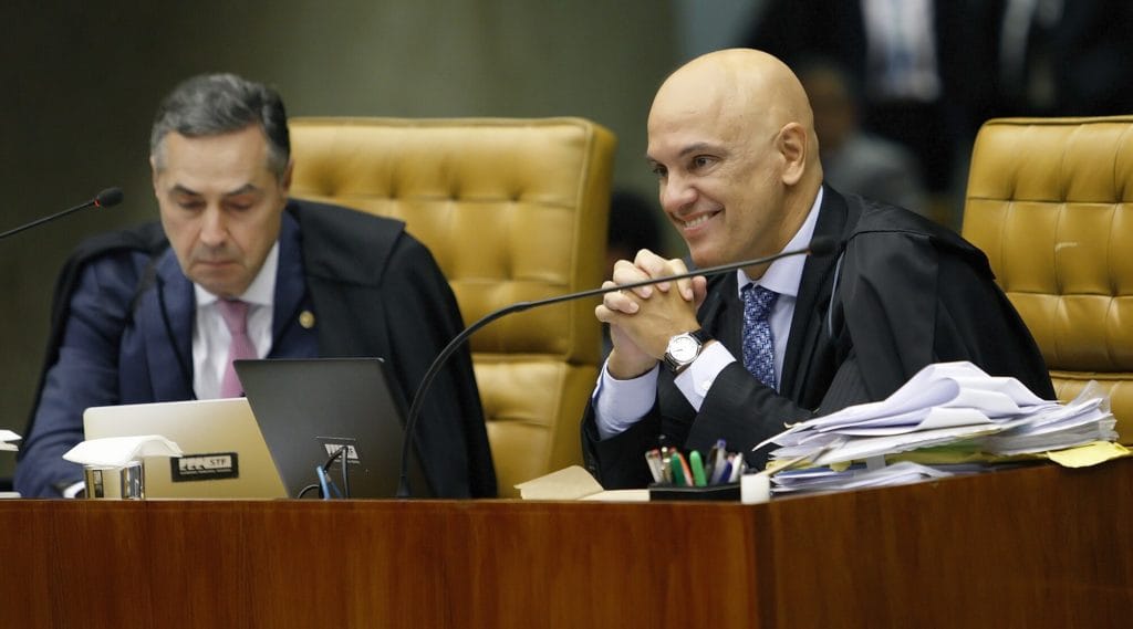 Supremo em crise: Moraes e Barroso defendem atos controversos sob pretexto de democracia