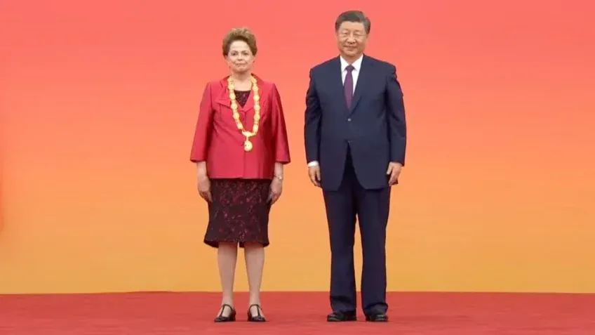 Ditador comunista da China entrega Medalha da Amizade a Dilma Rousseff