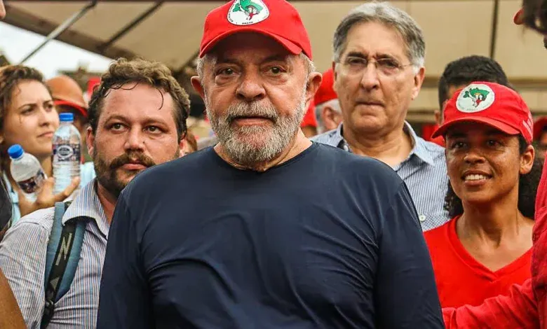 Governo Lula destina R$ 450 milhões para compra de terras ao MST