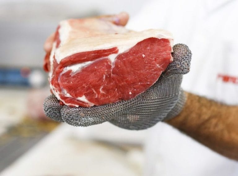 Carnes têm maior alta mensal em 4 anos e puxam inflação de outubro, aponta IBGE