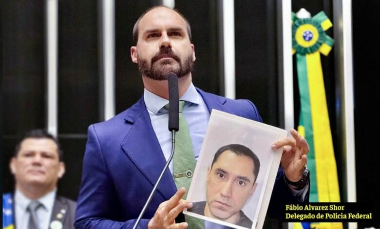 PF abre investigação contra Eduardo Bolsonaro por chamar delegado da PF de “Putinha do Alexandre de Moraes”