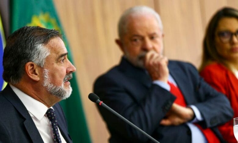 Governo Lula fará licitação para contratação de empresas para enfrentar a “direita” nas redes sociais