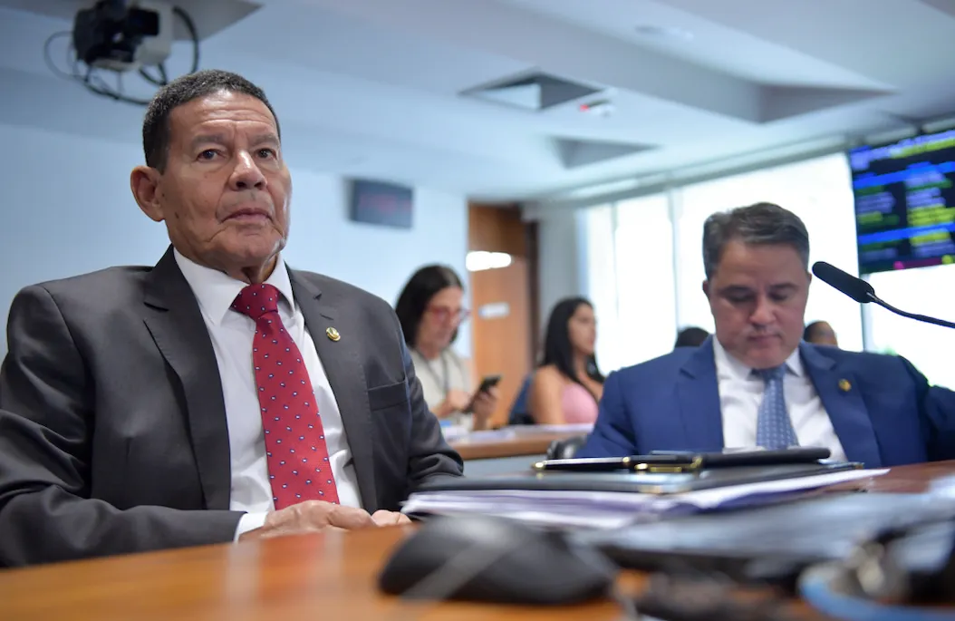 “Atropelo das normas”, diz Mourão sobre prisão de Braga Netto