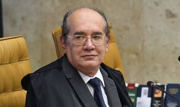 Gilmar Mendes sugere reabrir caso das “rachadinhas” em nova ofensiva contra Flávio Bolsonaro